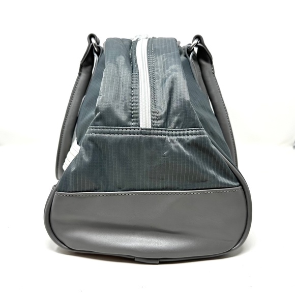 Grey Puma Women's Duffle Bag/Purse Puma Stripe Large Shoulder Handles Super Cute - Picture 3 of 10